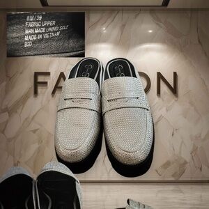 Jessica Simpson Silver Flats